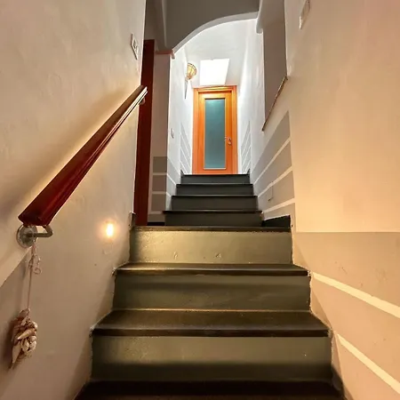 Jolly Roger Guest house