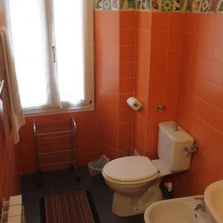 Jolly Roger Guest house